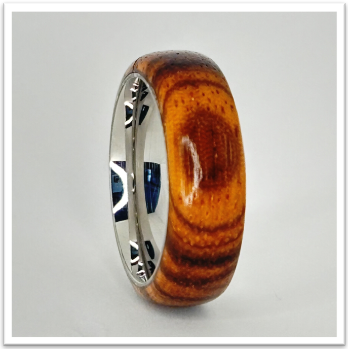 Discounted Ring 13 (SIZE 9)