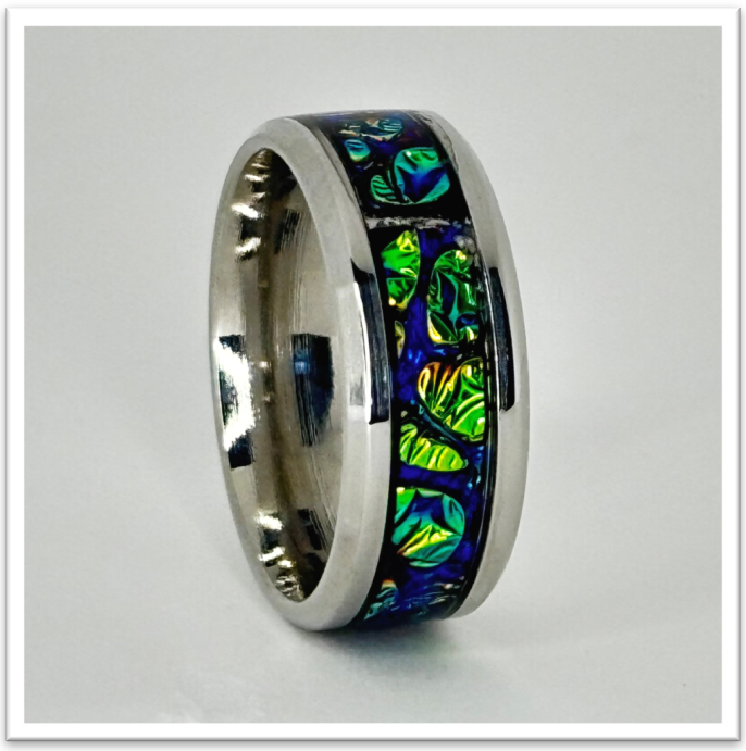 Discounted Ring 4 (SIZE 8)